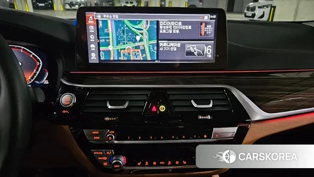 BMW 5 Series (G30) 2023 Серебристо-серый из Кореи, фото 6