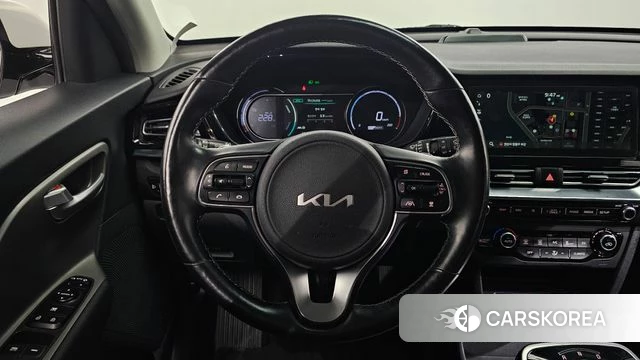 Kia Niro Plus 2022 Белый из Кореи, фото 6