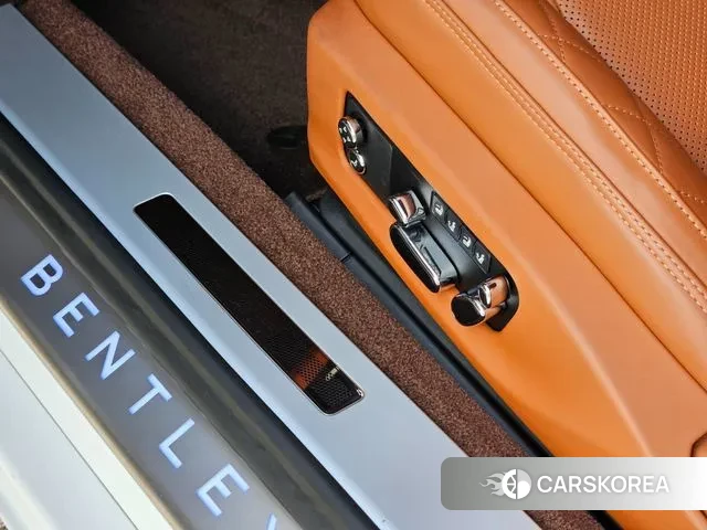 Bentley Continental GT 3rd Generation 2022 Белый из Кореи, фото 6