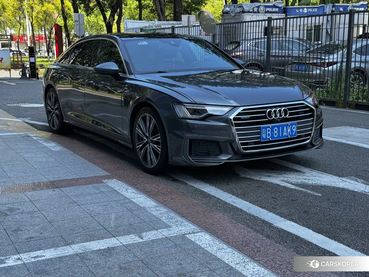 Audi A6L 2020 Темно-серый из Китая, фото 6