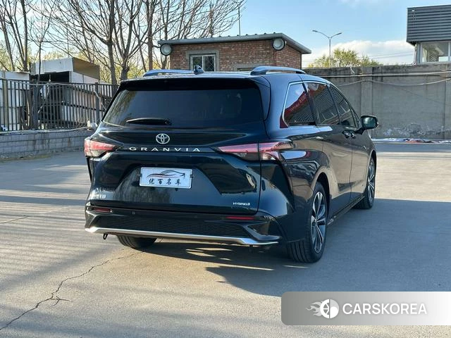 Toyota Grevia 2023 Синий из Китая, фото 6