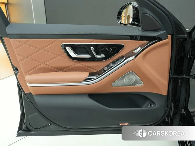 Mercedes-Benz Maybach S-class 2025 Синий из Китая, фото 6