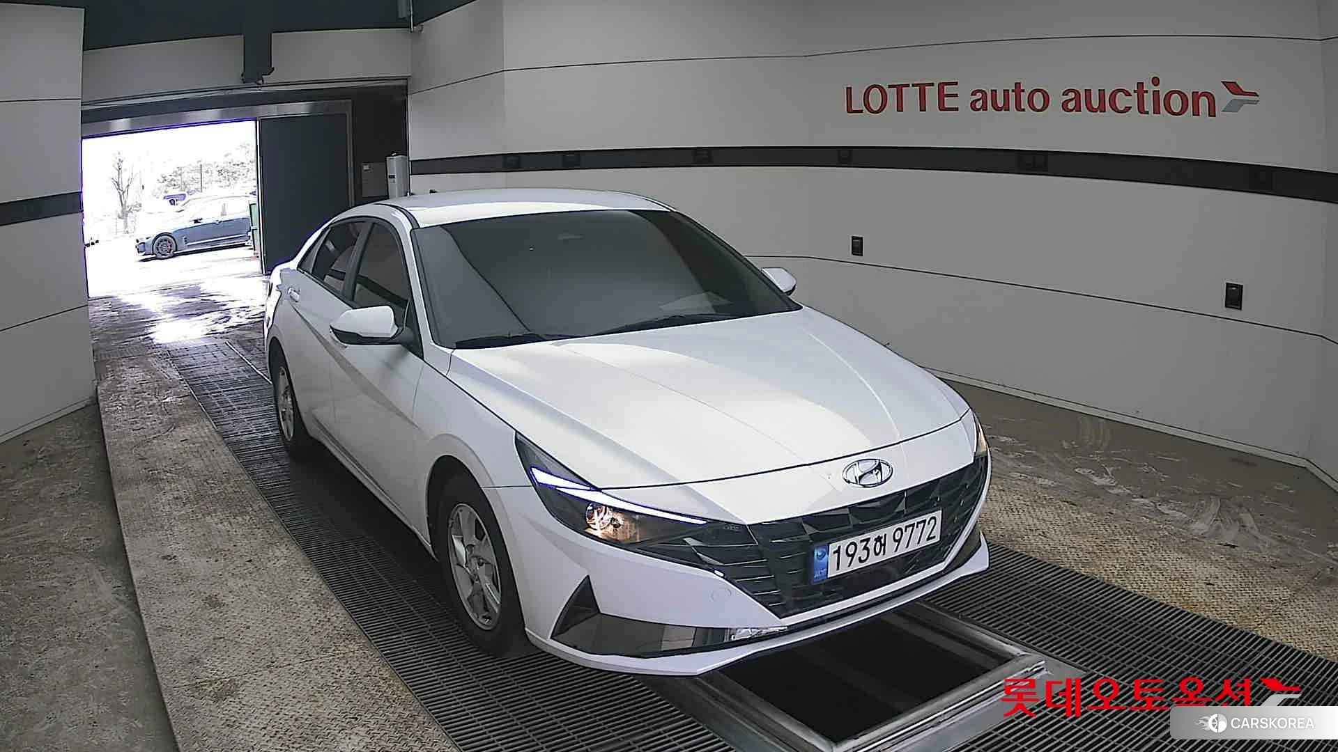 Hyundai Avante 2023 Polar White из Кореи, фото 6