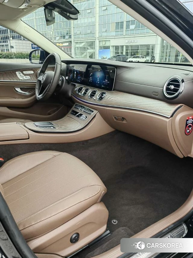 Mercedes-Benz E-class 2023 Черный из Китая, фото 6