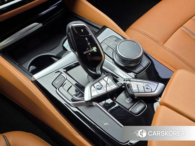 BMW 5 Series (G30) 2018 Небесно-голубой из Кореи, фото 6