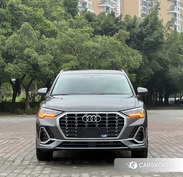 Audi Q3 2022 Темно-серый из Китая, фото 6