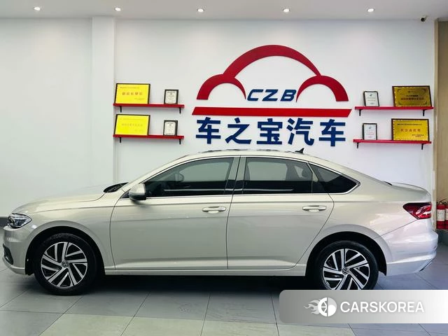 Volkswagen Lavida 2022 Серебристо-серый из Китая, фото 6