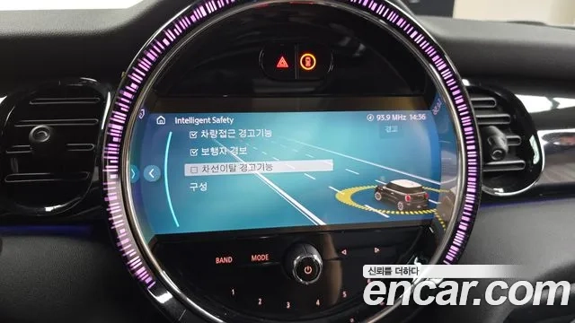 Mini Cooper 2023 Красный из Кореи, фото 6