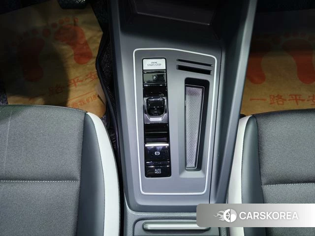 Volkswagen Golf 2023 Белый из Китая, фото 6