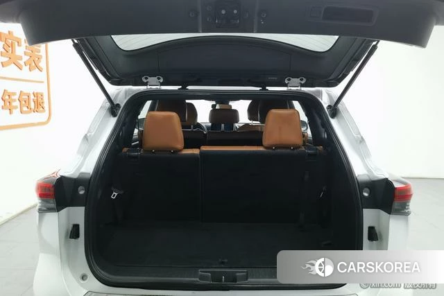 Toyota Crown Lufang 2023 Белый из Китая, фото 6