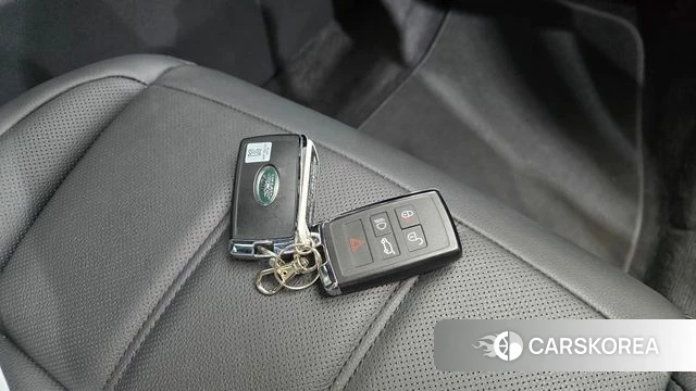 Land Rover Range Rover Evoque 2nd Generation 2025 Черный из Кореи, фото 6