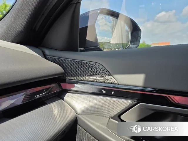 BMW 5 Series (G60) id 2883727 из Кореи 6