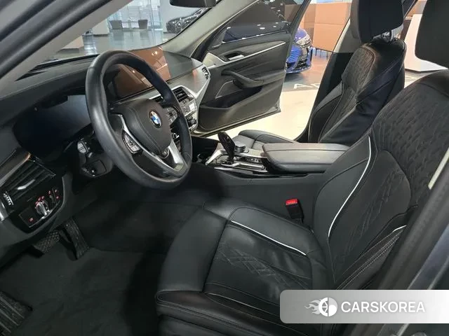 BMW 5 Series (G30) 2023 Серый из Кореи, фото 6