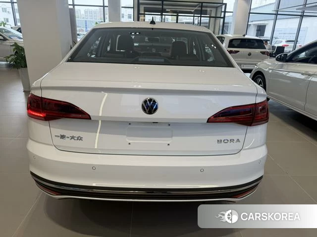 Volkswagen Bora 2026 Белый из Китая, фото 6