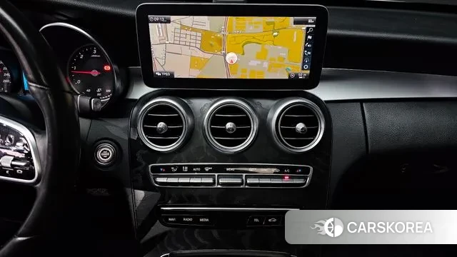 Mercedes-Benz C-Class W205 2019 Белый из Кореи, фото 6