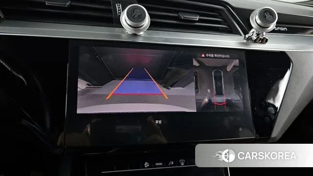 Audi e-Tron 2021 Белый из Кореи, фото 6