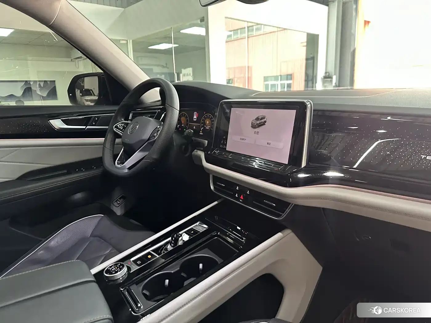 Volkswagen Touareg 2023 Черный из Китая, фото 6