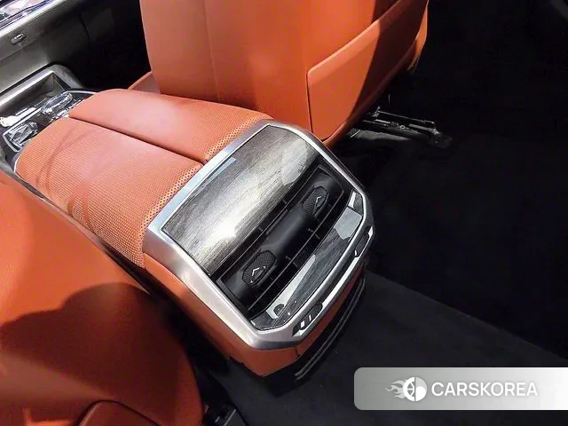 BMW 7 Series (G70) 2024 Белый из Кореи, фото 6