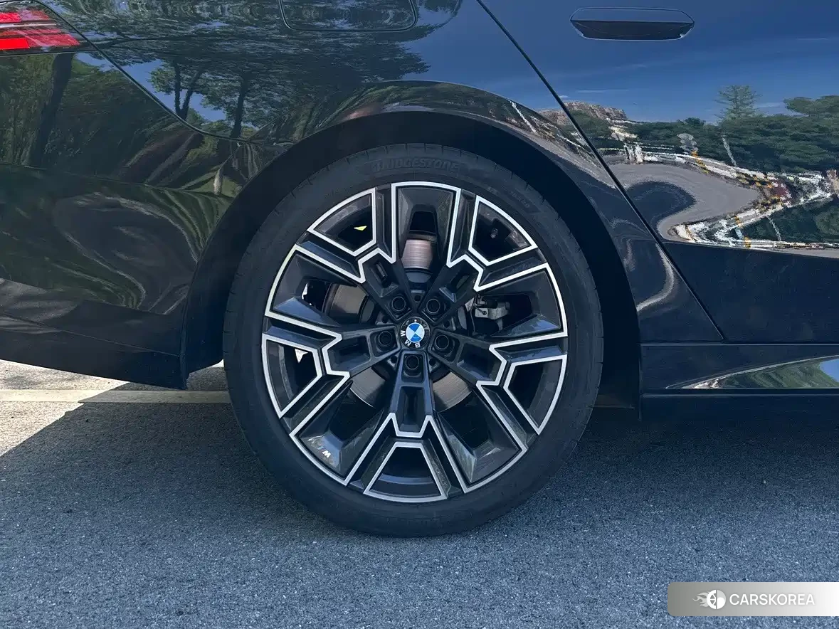 BMW 5 series id 4664605 из Китая 8