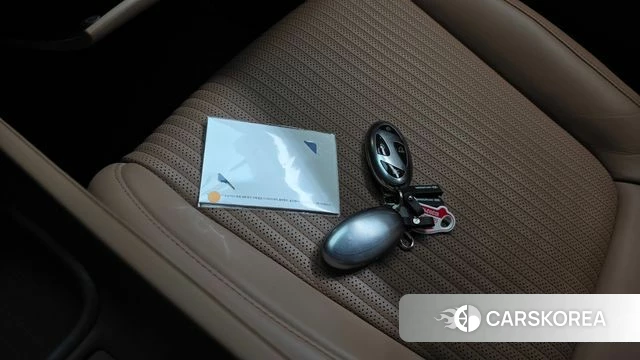 Hyundai Grandeur Hybrid (GN7) 2023 Белый из Кореи, фото 6