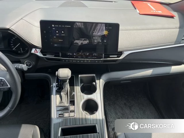 Toyota Saina 2024 Белый из Китая, фото 6