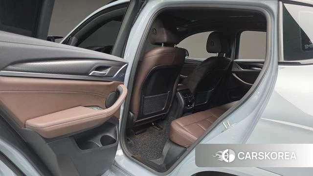 BMW X4 (G02) 2024 Цвет галактики из Кореи, фото 6