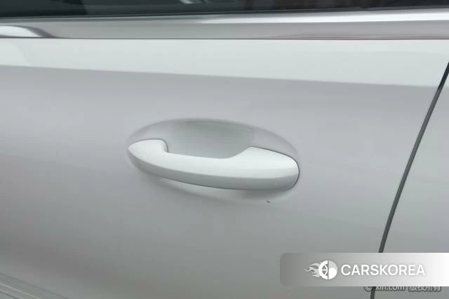 Mercedes-Benz Class C 2023 Белый из Китая, фото 6