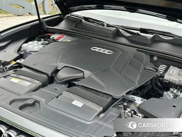 Audi Q8 2024 Черный из Китая, фото 6