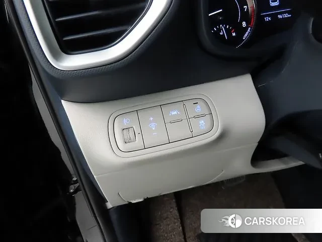 Hyundai Venue 2021 Черный из Кореи, фото 6