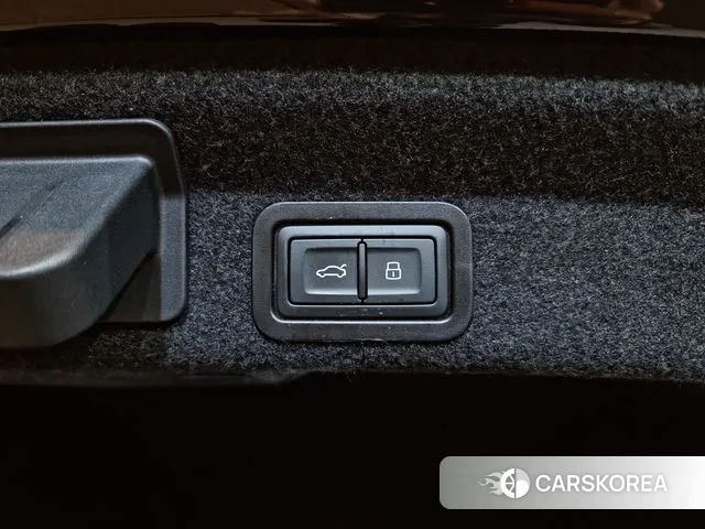 Audi A6 (C8) 2023 Черный из Кореи, фото 6