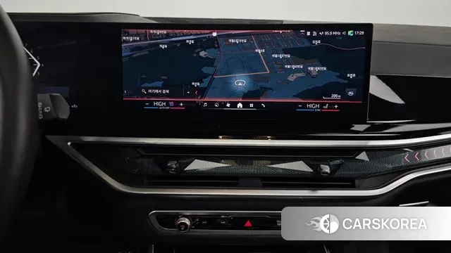 BMW X7 (G07) 2024 Белый из Кореи, фото 6