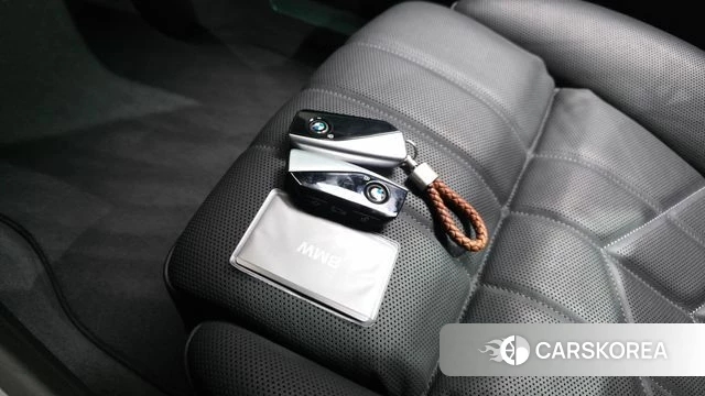 BMW 7 Series (G70) 2024 Серебряный из Кореи, фото 6