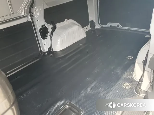 Hyundai Staria 2024 Серебряный из Кореи, фото 6