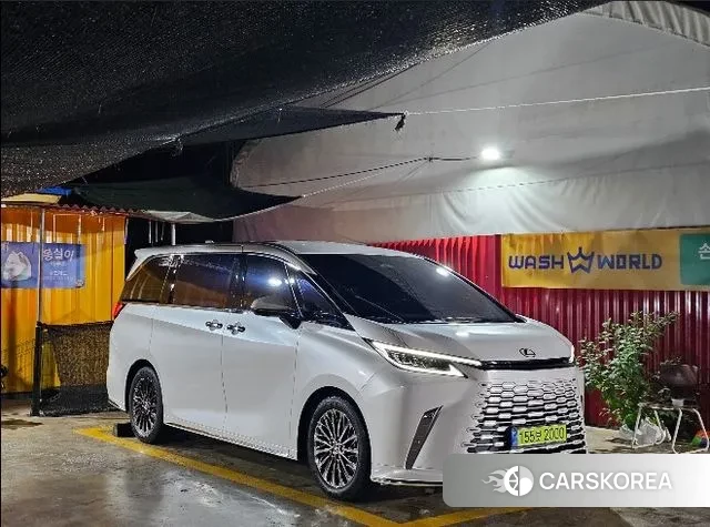 Lexus LM Second Generation 2024 Белый из Кореи, фото 6