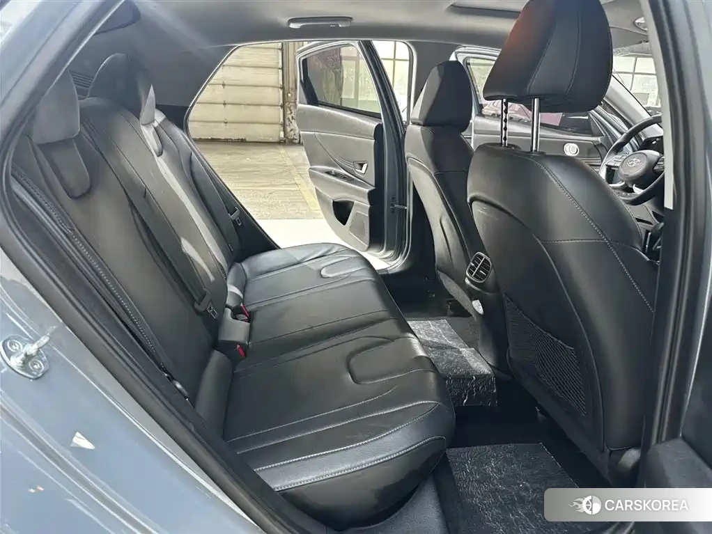 Hyundai Elantra 2023 Silver/gray из Китая, фото 6