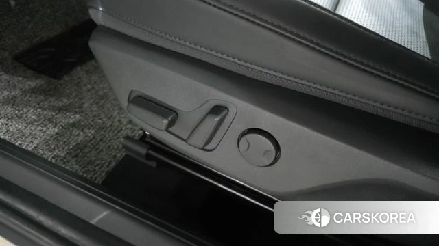 Kia Di Ol Nu Niro 2025 Белый из Кореи, фото 6