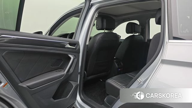 Volkswagen Tiguan second Generation 2022 Серебряный из Кореи, фото 6