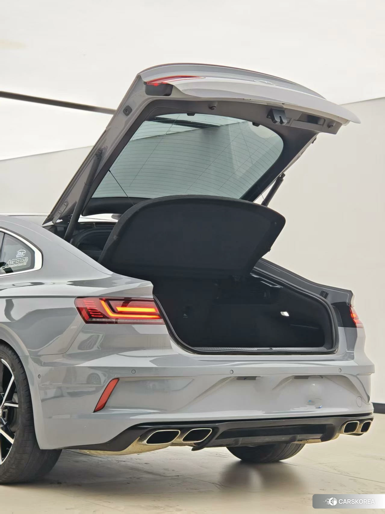 Volkswagen CC 2022 Серебристо-серый из Китая, фото 6