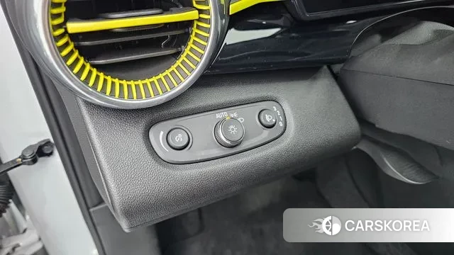 Chevrolet (GM Daewoo) Trax Crossover 2023 Белый из Кореи, фото 6