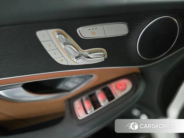 Mercedes-Benz GLC-Class X253 2021 Белый из Кореи, фото 6