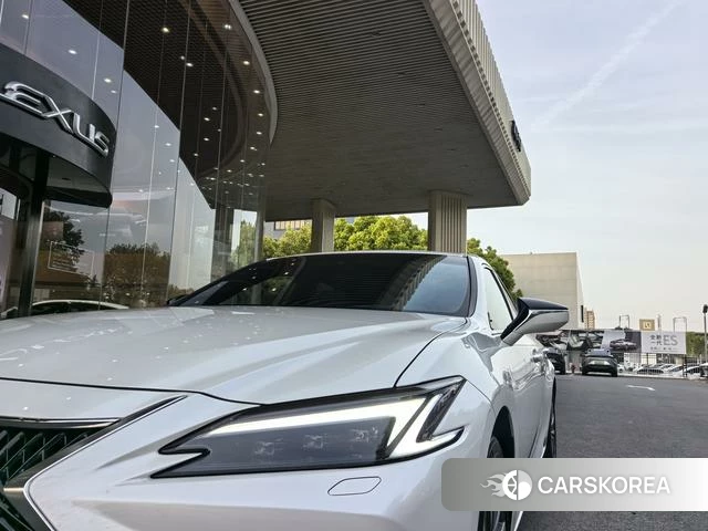 Lexus ES 2025 Белый из Китая, фото 6