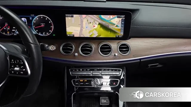 Mercedes-Benz E-Class W213 2020 Серебристо-серый из Кореи, фото 6