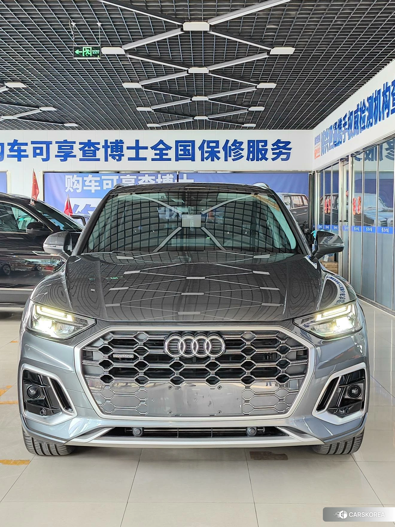 Audi Q5L 2021 Темно-серый из Китая, фото 6