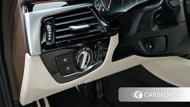 BMW 5 Series (G30) 2019 Черный из Кореи, фото 6