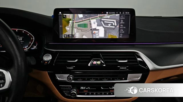 BMW 5 Series (G30) 2023 Черный из Кореи, фото 6