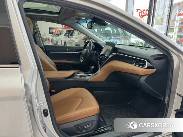 Toyota Camry 2021 Серебристо-серый из Китая, фото 6