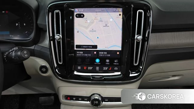 Volvo XC40 2023 Белый из Кореи, фото 6
