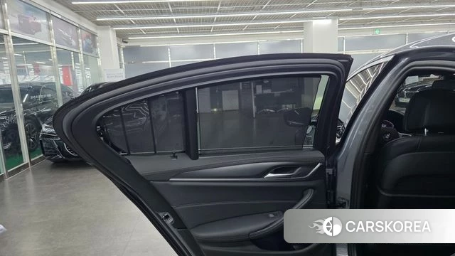 BMW 5 Series (G30) 2023 Серый из Кореи, фото 6