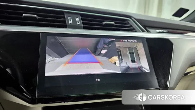 Audi e-Tron 2021 Белый из Кореи, фото 6