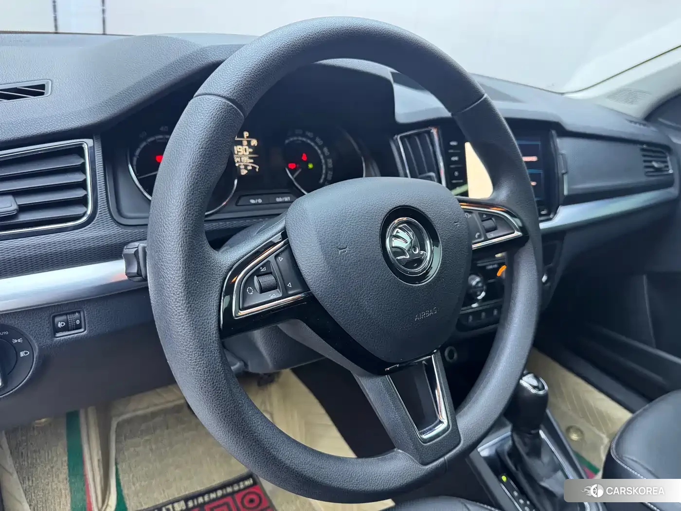 Skoda Komick 2022 Белый из Китая, фото 6